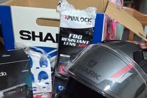 CASCO SHARK MODULARE CON INTERPHONE CARDO