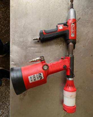 RIVETTATRICE ED AVVITATORE PROF. AD ARIA COMPRESSA