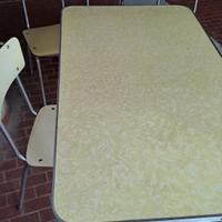 Tavolo cucina anni '60 in formica