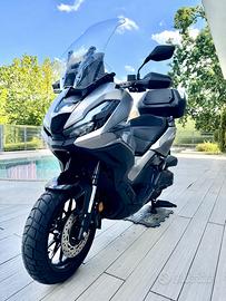 Honda ADV 350 come nuovo in garanzia