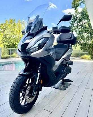 Honda ADV 350 come nuovo in garanzia