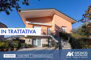Villa di 196 m² con 5 locali e box auto doppio a R