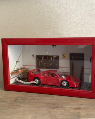 Modellino Ferrari  in teca