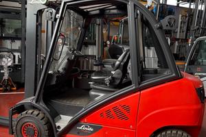 Carrelli elevatori. Muletti