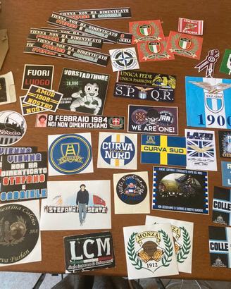 Adesivi e sciarpe ultras