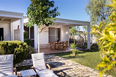 Appartamento sul mare con giardino e parcheggio