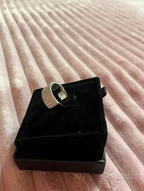 Anello fascia oro bianco e brillanti