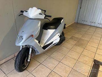 Malaguti Phantom F12 50cc LC - Bicolore - COMPLETA