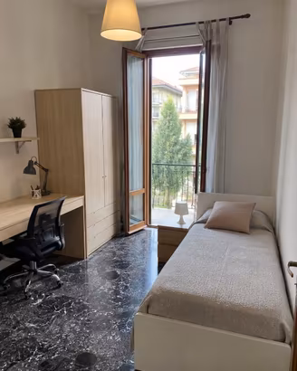Stanza singola-Prato-Con Balconcino