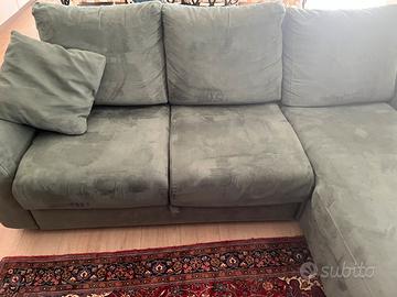 Divano con penisola e allungamento sedute