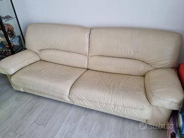 divano letto in pelle