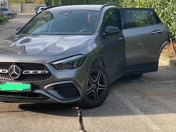 MERCEDES GLA180D
