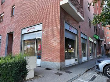 NEGOZIO A CARMAGNOLA