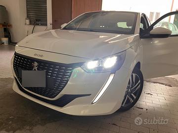 Peugeout 208