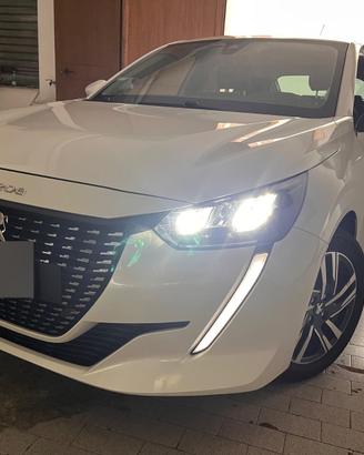 Peugeout 208
