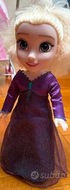 Bambola interattiva Elsa Frozen 2