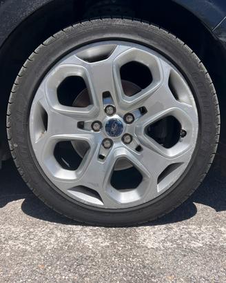 4 Cerchi in lega ford +gomme