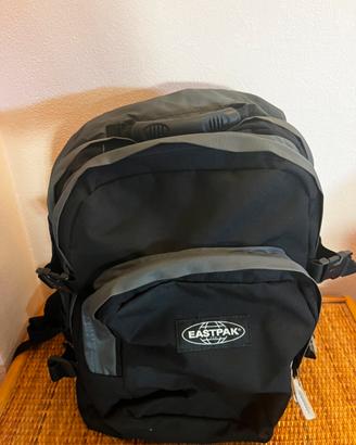 Zaino Eastpak nero, 3 tasche