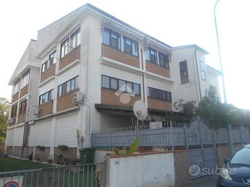 3 LOCALI A COMACCHIO