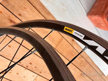 Ruote strada 700 MAVIC AKSIUM
