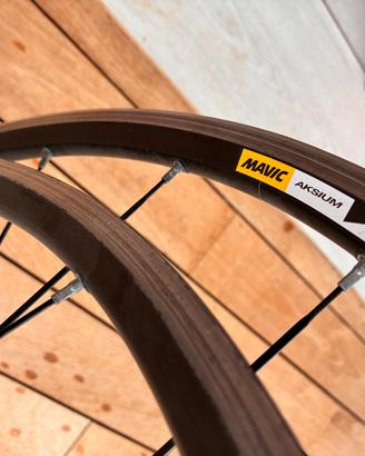 Ruote strada 700 MAVIC AKSIUM