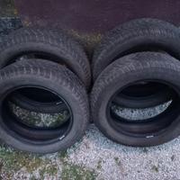 4 Gomme di una Suzuki