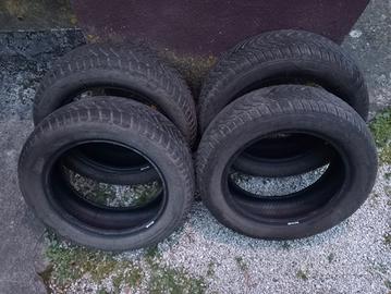 4 Gomme di una Suzuki