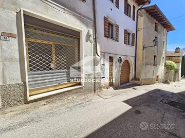 Box / Garage di 40 m² a Isera