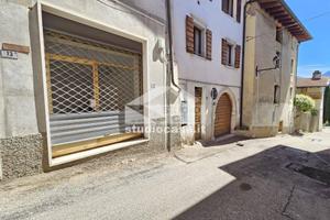 Box / Garage di 40 m² a Isera
