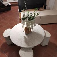 tavolino con sgabelli  con ruote 