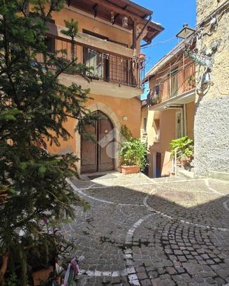 5 LOCALI A FIUGGI