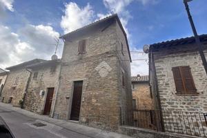 CASA SEMINDIPENDENTE A BETTONA