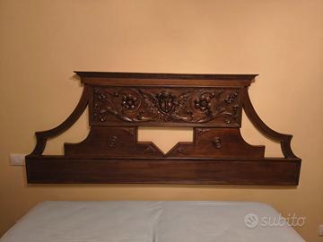 Testiera letto in legno intagliato a mano