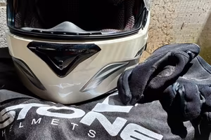 Casco Astone GTB Pearl White XS