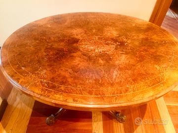 Tavolo ovale '800 in radica di noce con intarsi