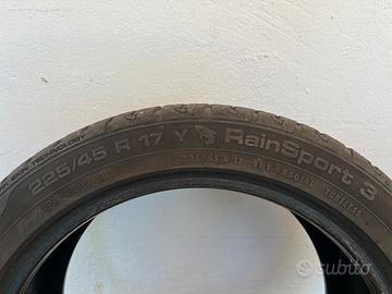 225 45 17 Gomme Uniroyal