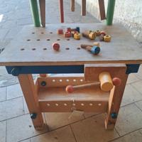 gioco tavolino da lavoro con attrezzi in legno  