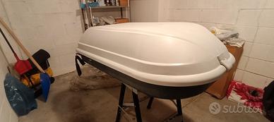 Porta oggetti per auto.