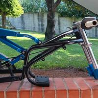 telaio da minimoto munito di accelleratore rapido