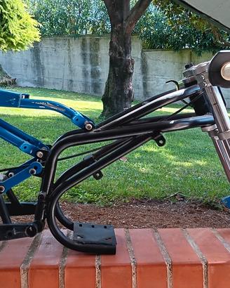 telaio da minimoto munito di accelleratore rapido