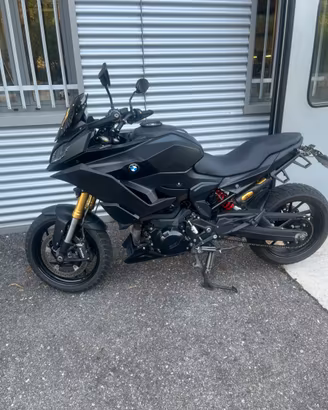 BMW F900XR
