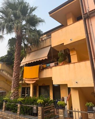 Bivani vicino al mare