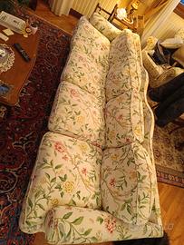 DIVANO STILE LIBERTY 