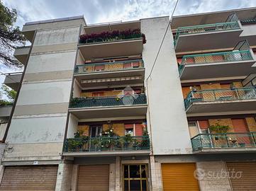 3 LOCALI A ANCONA
