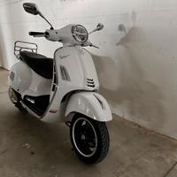 Vespa 300 Gts Super HPE 3.200 km