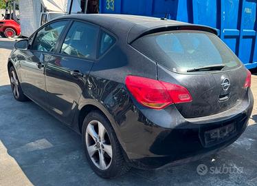 OPEL ASTRA 2012 diesel motore, cambio sportelli fa