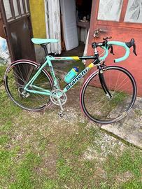 Bici da corsa bianchi cambio campagnolo