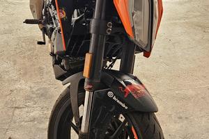 KTM Duke 125 ABS (2017) - Passaggio incluso