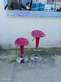 tavolino con sgabelli