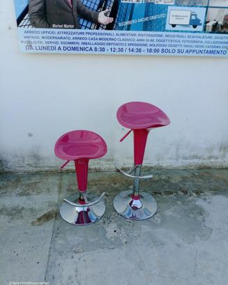tavolino con sgabelli